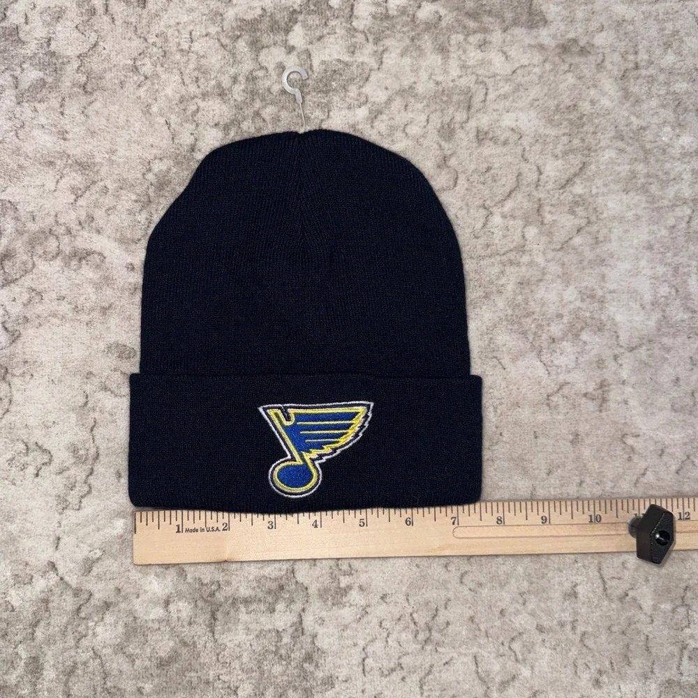 St Louis Blues NHL Hockey Team Embroidered Logo Knit Beanie Hat‎ Navy Blue